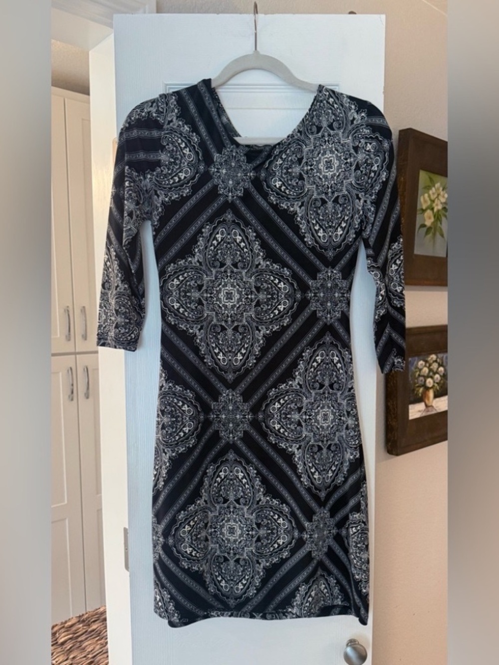 PAPILLON SIZE MEDIUM M BLANC BLACK AND WHITE LONG SLEEVE DRESS LOT5902